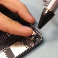 Чистка динамика/микрофона iPhone 4 от пыли (со вскрытием устройства)