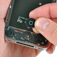 Замена/ремонт шлейфа кнопки «Домой» iPhone 4
