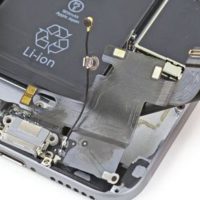 Замена нижнего шлейфа с разъемом зарядного устройства iPhone 6 Plus