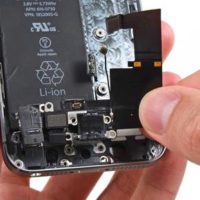 Замена нижнего шлейфа с разъемом зарядного устройства iPhone 7