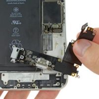 Замена нижнего шлейфа с разъемом зарядного устройства iPhone 7 Plus