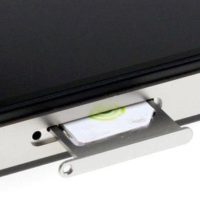 Извлечение застрявшей SIM-карты из лотка iPhone 4S