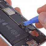 Apple запускает программу льготной замены аккумуляторов iPhone
