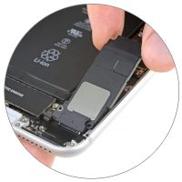 Чистка динамика/микрофона iPhone 8 Plus от пыли (со вскрытием устройства)